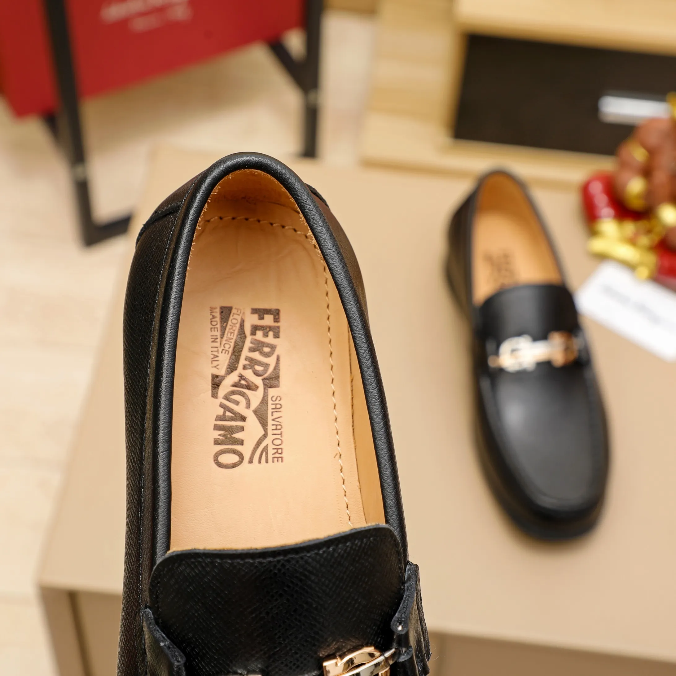 Men's clothing and shoes 💰460 🔥Ferragamo's new men's casual slip-on shoes🇨🇳Official website original 1:1 mold opening, original quality💯Fine workmanship, high-end luxury☘The upper is made of imported Italian first-layer cowhide🌴Luxury🐂leather lining🍓Rubber wear-resistant and non-slip outsole, breathable and comfortable to wear🍍The first choice for high-end men, black, size 38-45